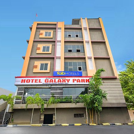 Fabhotel Galaxy Parkfabhotel Galaxy Park, Nr To Rajiv Gandhi International Airport-Hyderabad Shamshabad Exterior photo