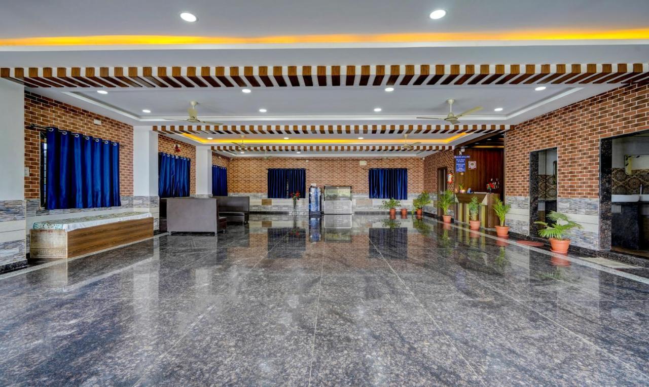 Fabhotel Galaxy Parkfabhotel Galaxy Park, Nr To Rajiv Gandhi International Airport-Hyderabad Shamshabad Exterior photo